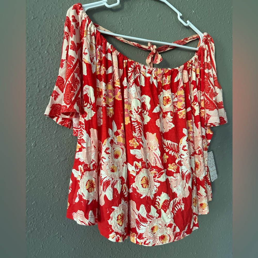 Free People Baja Babe Red Floral Print Tie Back Cold Shoulder Tee Size XS NWT - Picture 2 of 11